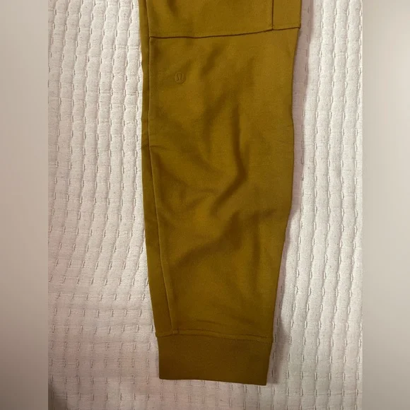 Lululemon Men's City Sweat Jogger Small Gold Spice *NWT* - Picture 7 of 9